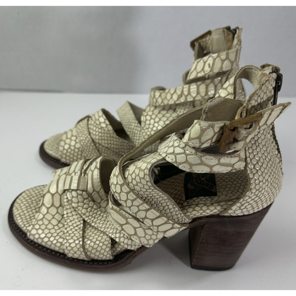 Freebird by Steven Rare Claw Python Snake Heel Sandals Strappy Cream Size 7 EUC - Picture 5 of 16
